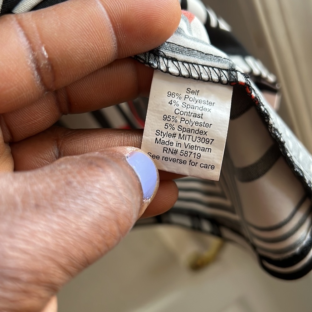 Notations Multiple Colors 3 Front Buttons V-Neck … - image 7